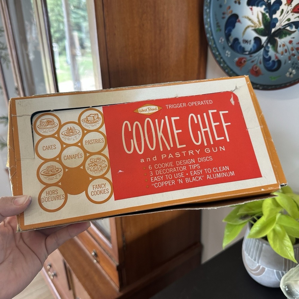 VTG West Bend Cookie Chef & Pastry Gun Trigger Operated In‎ Box